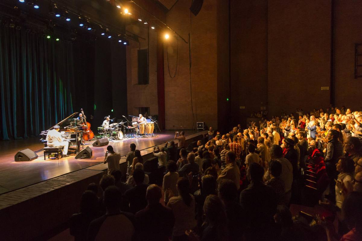 El Festival Internacional MedeJazz tuvo su gran noche el viernes con la presentación en el Teatro Metropolitano de Medellín del pianista cubano Chucho Valdés. FOTO: CARLOS VELÁSQUEZ