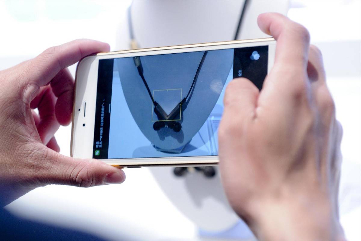 Dispositivo Talkband N1 de Huawei. Los TalkBand N1 son ideales para el deporte. FOTO AFP
