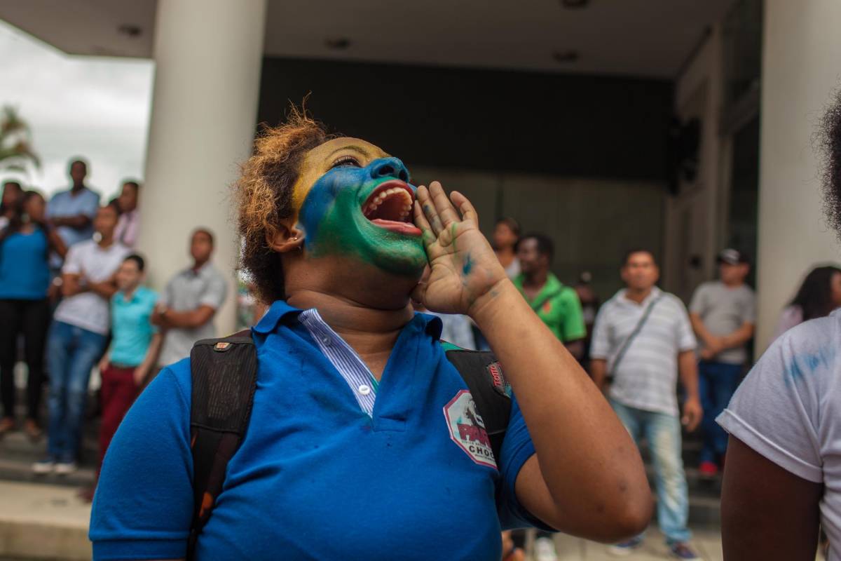 La marcha fue masiva debido a que los pobladores de Chocó afirman que los gobiernos locales y nacional tienen deudas históricas con el departamento. Foto: El Murcy