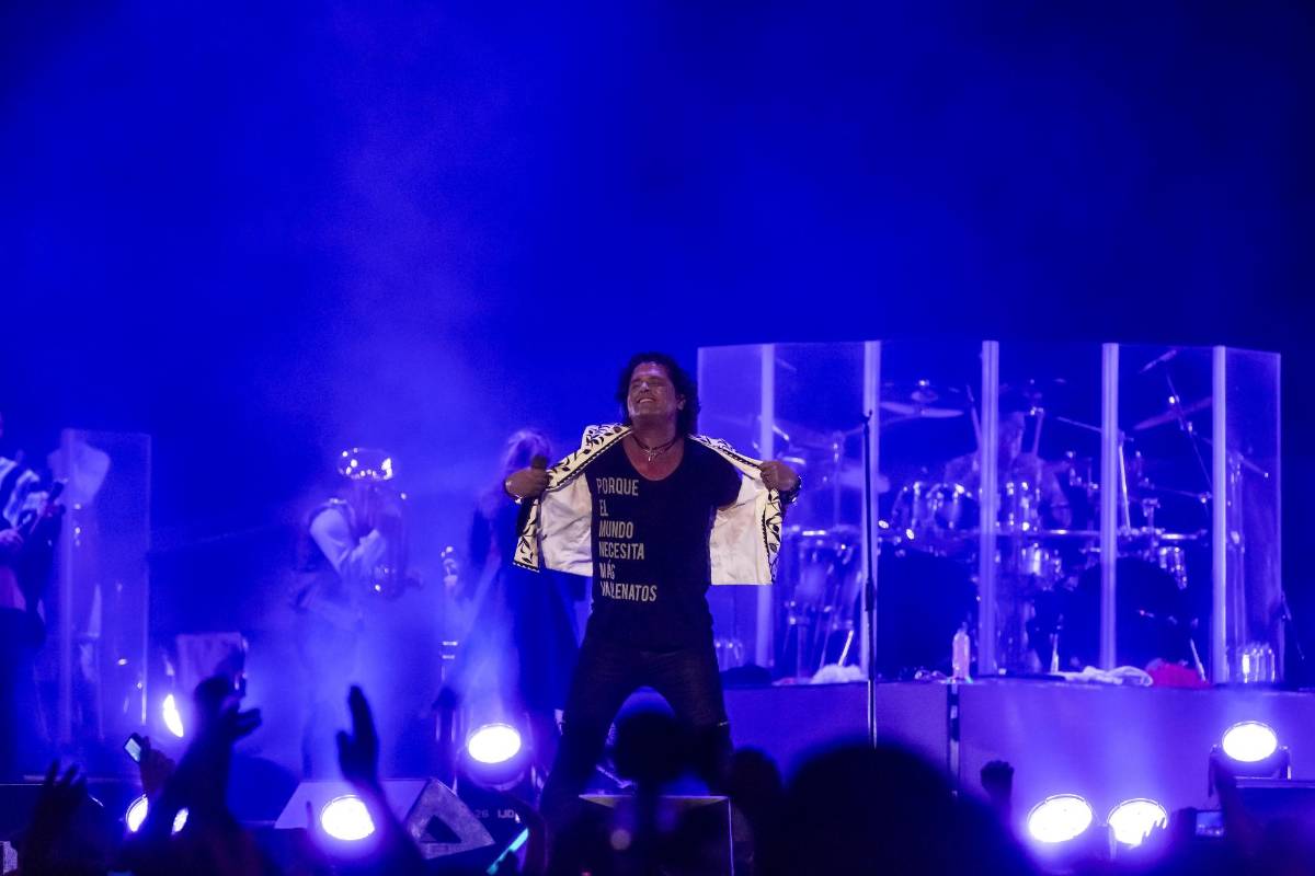 Carlos Vives lució una camiseta con el aviso “porque el mundo necesita más vallenatos”. FOTO CAMILO SUÁREZ