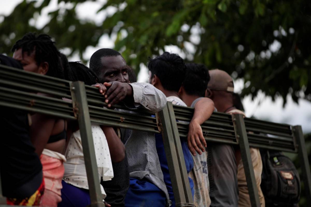 Migrantes llegan el pasado 22 de mayo 2019, a una estación temporal de ayuda humanitaria en la comunidad de Peñita, en Darién (Panamá). FOTO: EFE