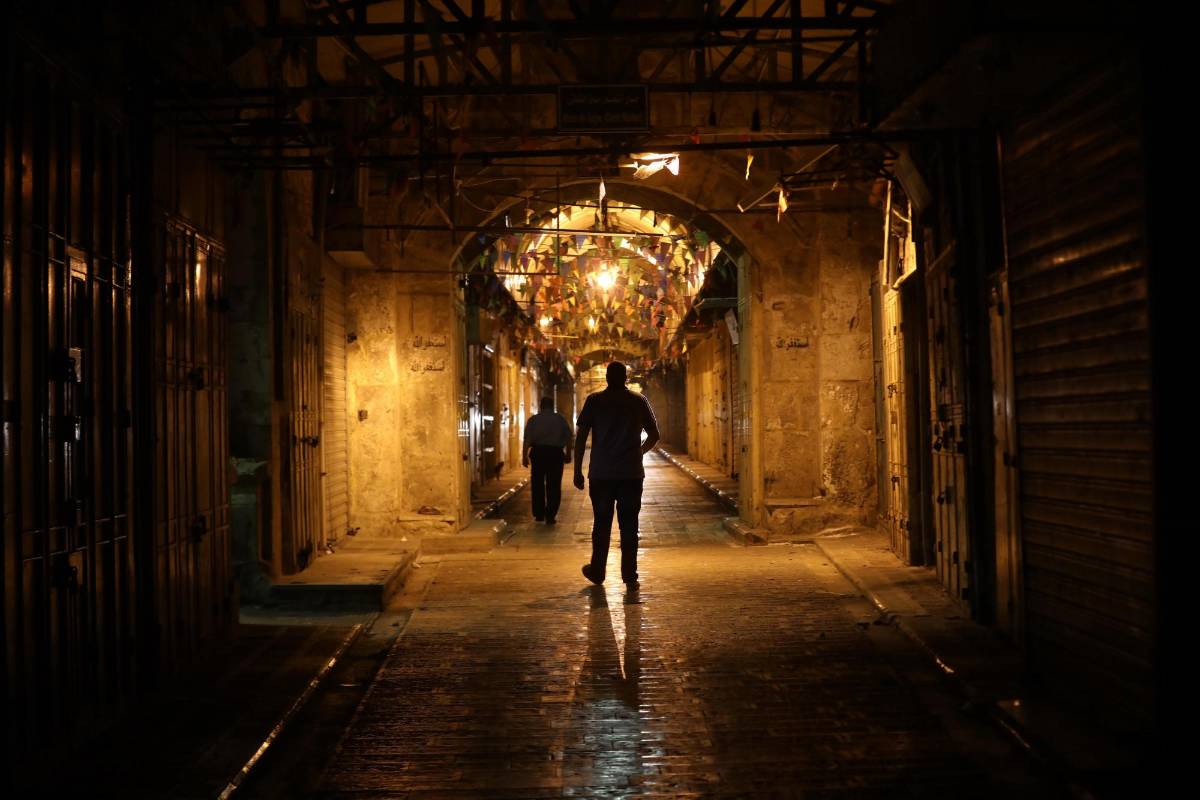 Este mes conmemora el momento en que Alá, dios de los musulmanes entrega las escrituras sagradas a Mahoma, su profeta. Durante todo el mes se privilegia la oración, el estudio de las escrituras y el ayuno durante las horas de sol. Foto: EFE
