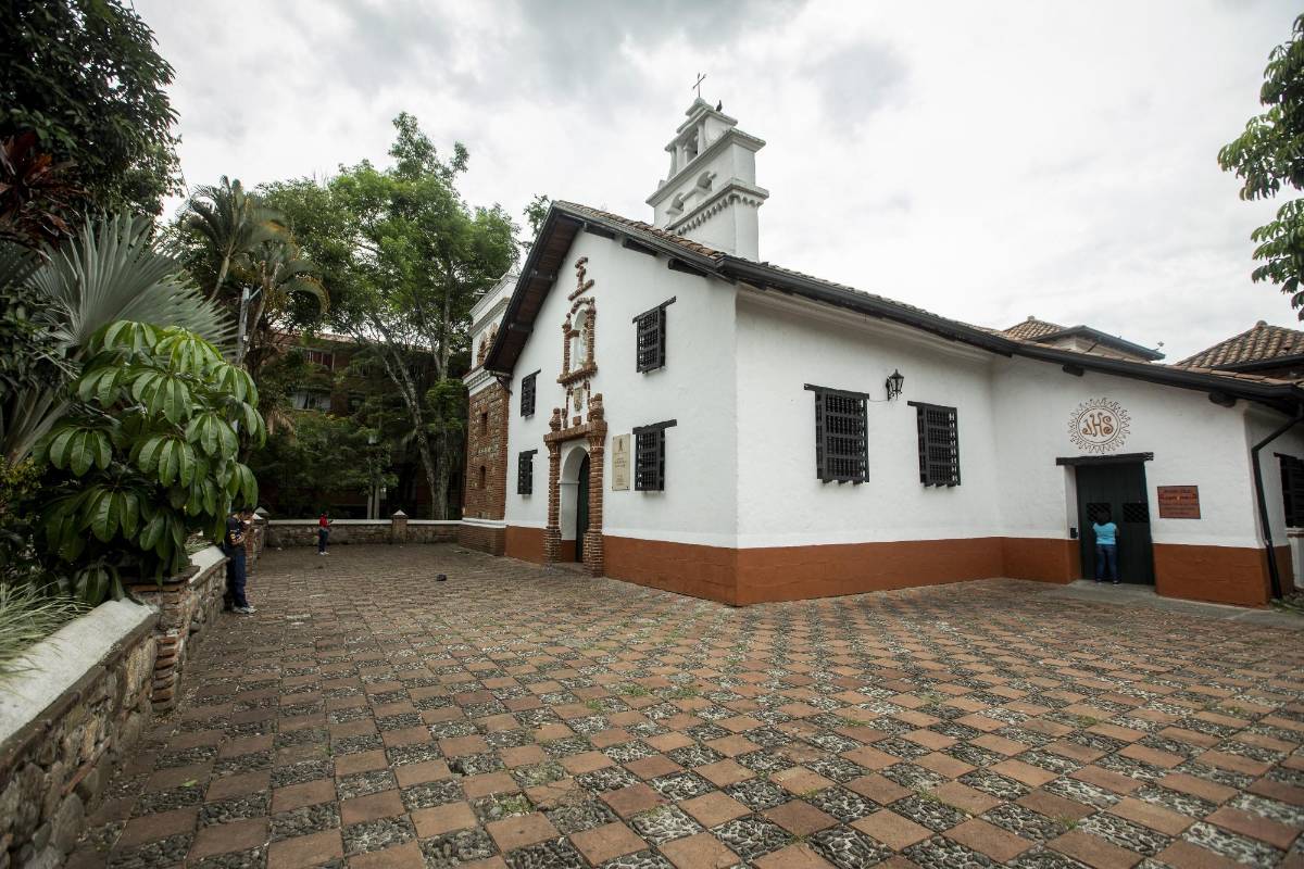 Parroquia de Santa Bárbara en Envigado. Foto Camilo Suárez