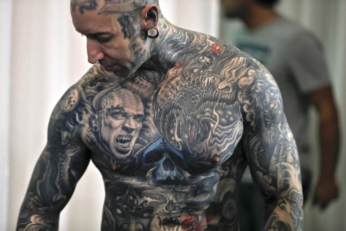 El puertorriqueño Yall Quiñones, célebre coleccionista de tatuajes, también estuvo presente en el evento. FOTO AP