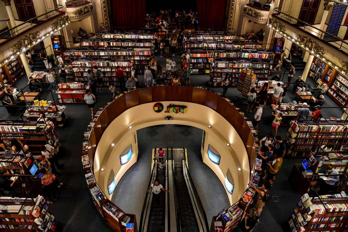  La librería El Ateneo Gran Splendid, una joya arquitectónica de Buenos Aires, acaba de ser elegida por la revista National Geographic como la más bella del mundo. FOTO REUTERS