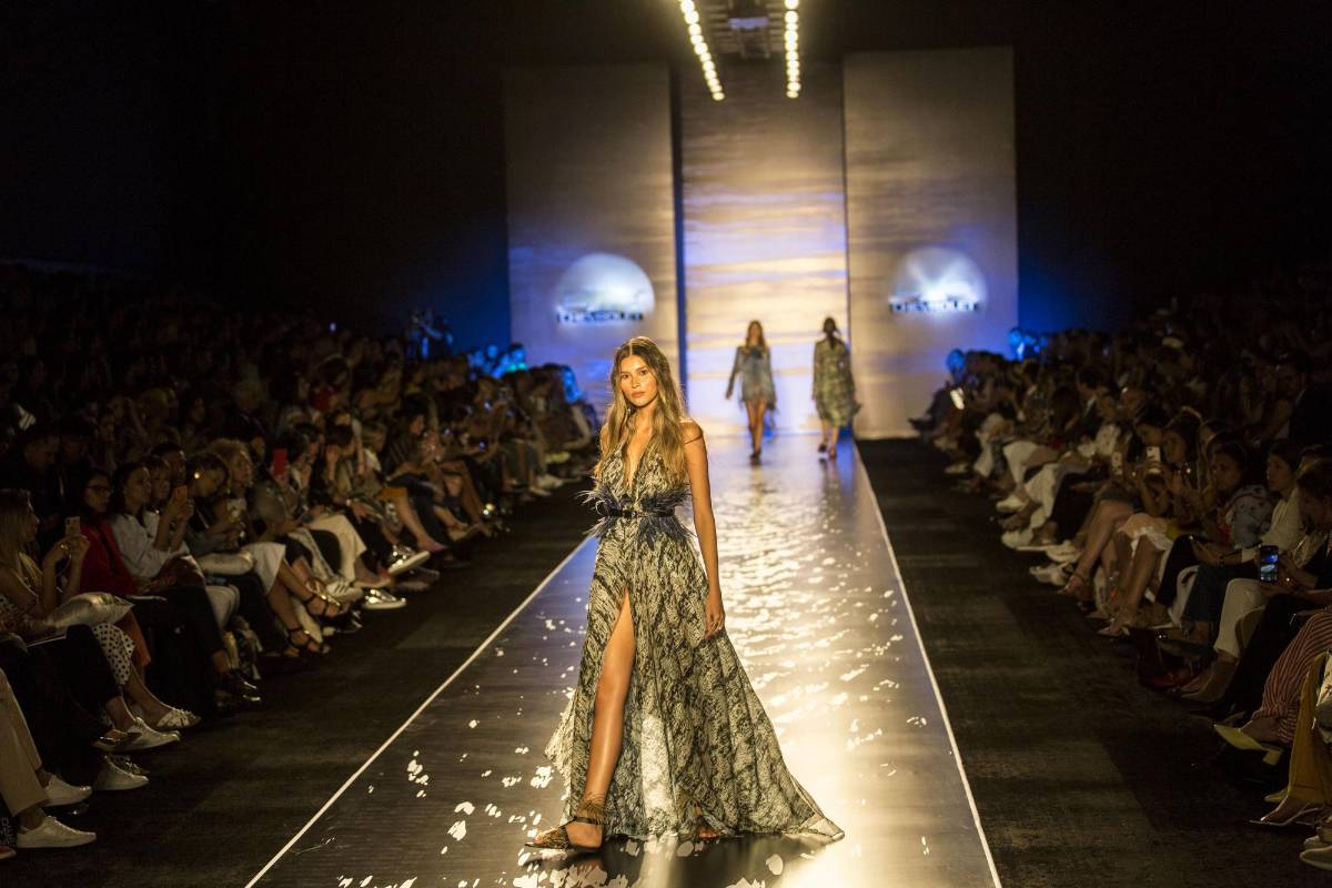 La diseñadora cartagenera presentó una colección inspirada en la fuerza del Océano Pacífico. FOTO Camilo Suárez