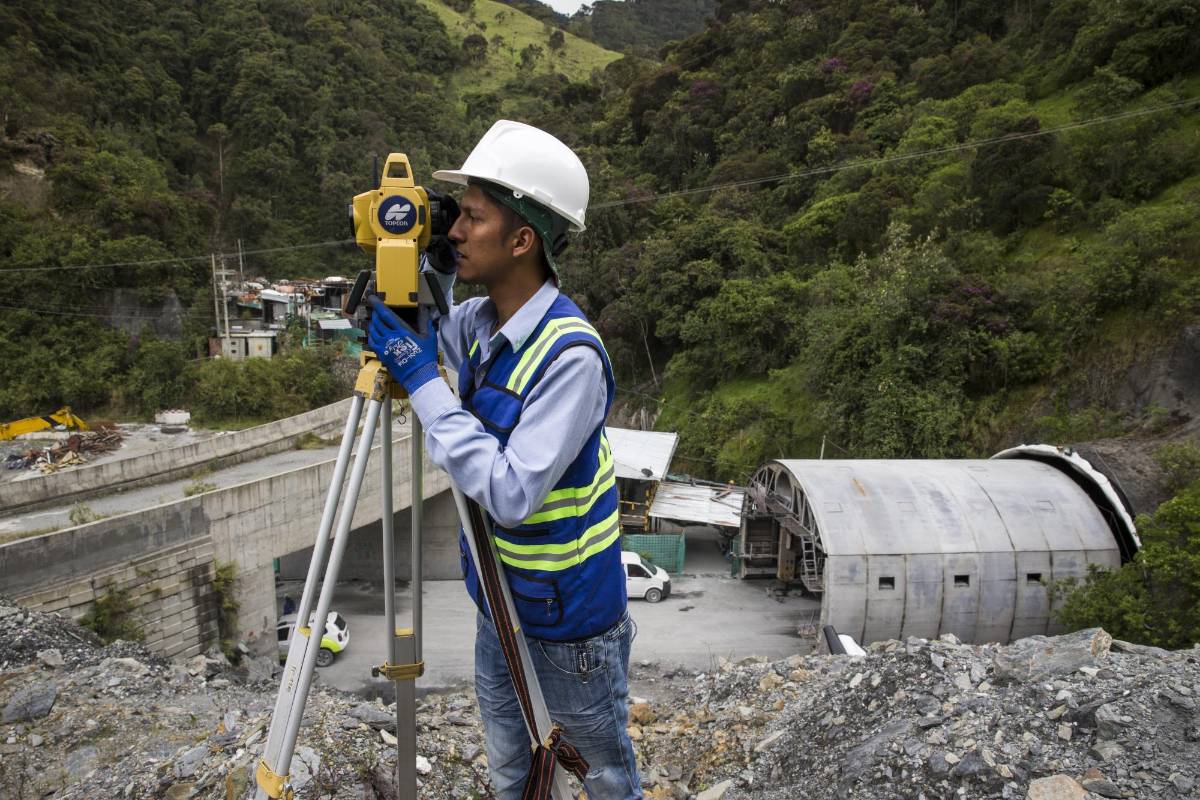 En este momento ninguna de las obras del cruce de la Cordillera Central están terminadas y ninguna está en funcionamiento y al servicio de la comunidad. FOTO: ESTEBAN VANEGAS