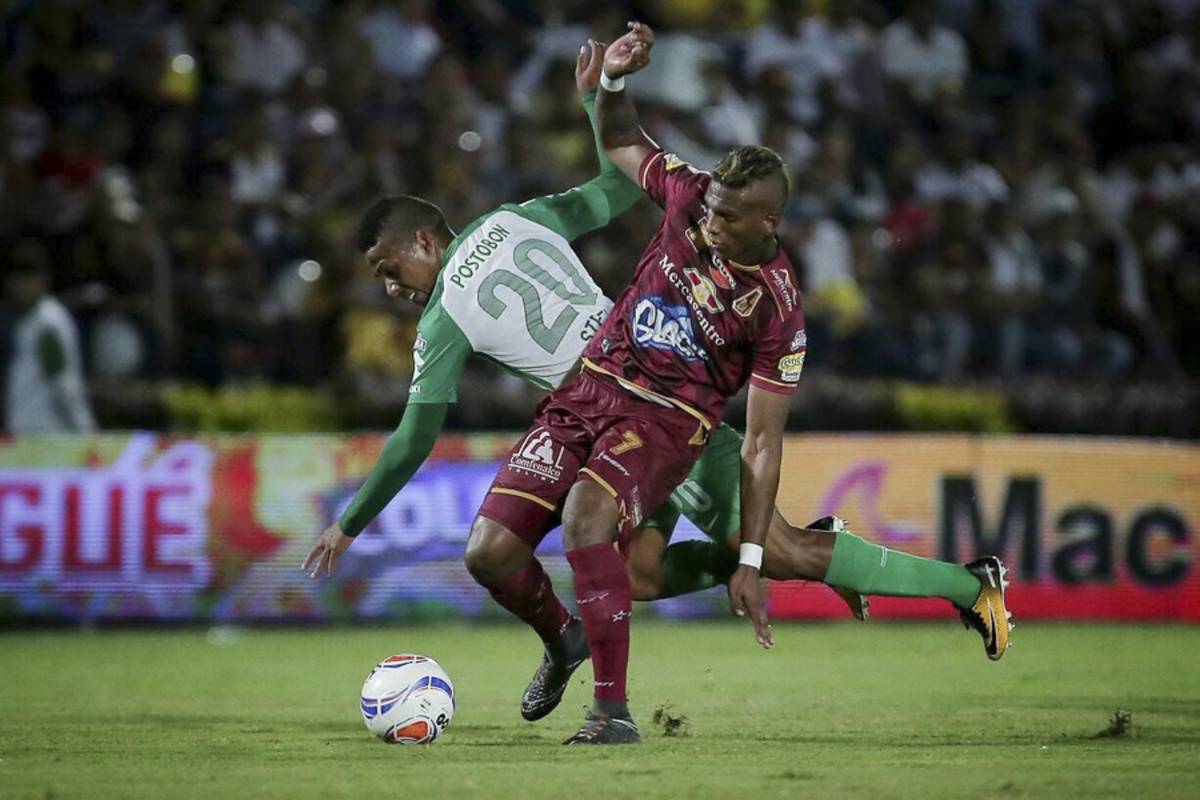 Una genialidad del atacante Dayro Moreno le dio la ventaja al verde este miércoles 1-0 ante el Tolima en la ciudad de Ibagué. Foto: Luisa González, Colprensa