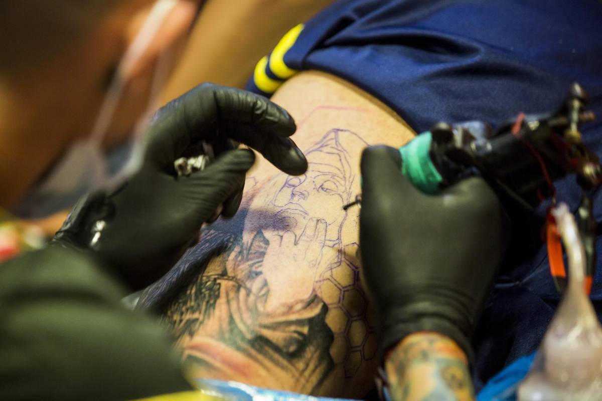 Los artistas tuvieron bastante trabajo en Plaza Mayor. FOTO Carlos Velásquez