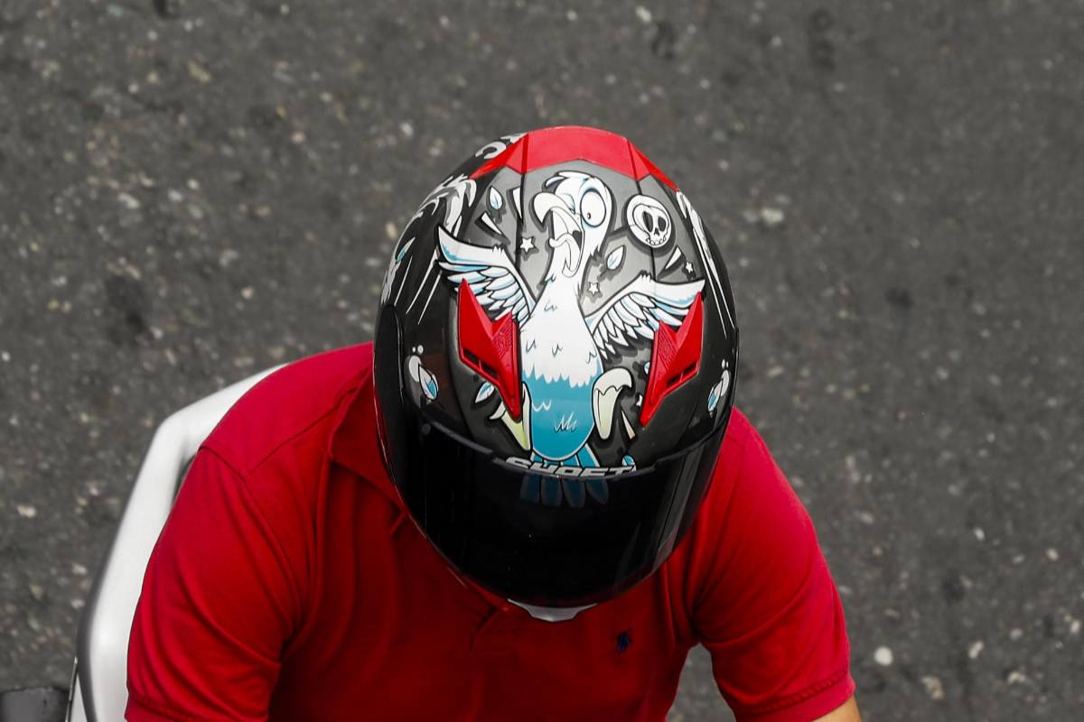 Ingenio en los cascos de los motociclistas. Foto : Jaime Pérez
