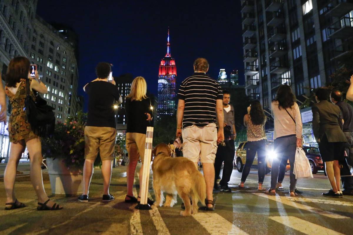 Según aseguran, se trata de la primera vez en la que se proyectan sobre el Empire State imágenes en movimiento y a una resolución tan alta. FOTO AP
