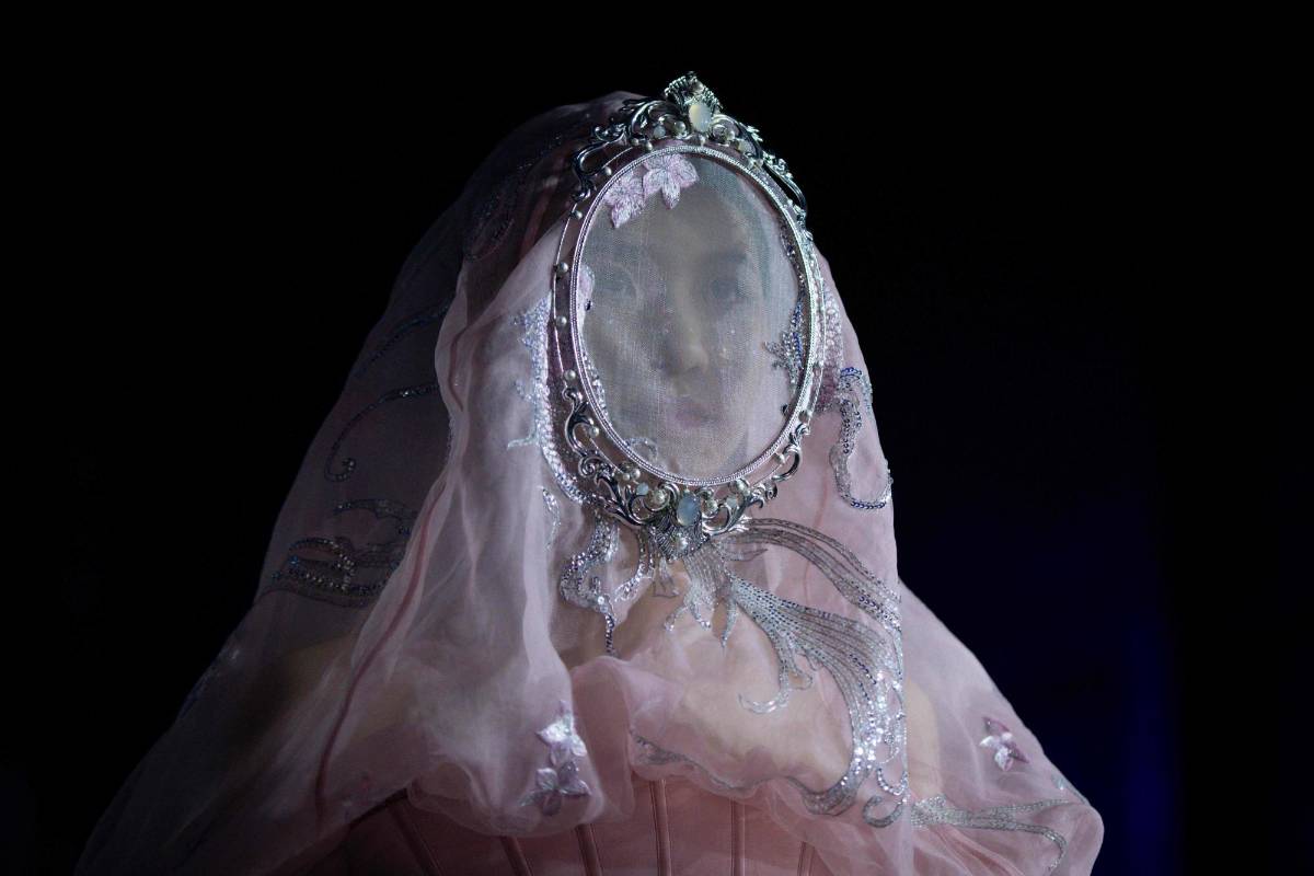 La casa de moda Heaven Gaia de el diseñador Xiong Ying presentó su última colección durante el China Fashion Week. Foto: AFP