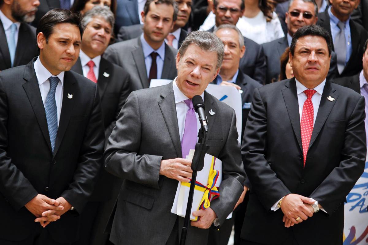 El acuerdo final es presentado al Congreso de la República, en donde es aceptado por la mayoría d esus miembros. Foto: Colprensa