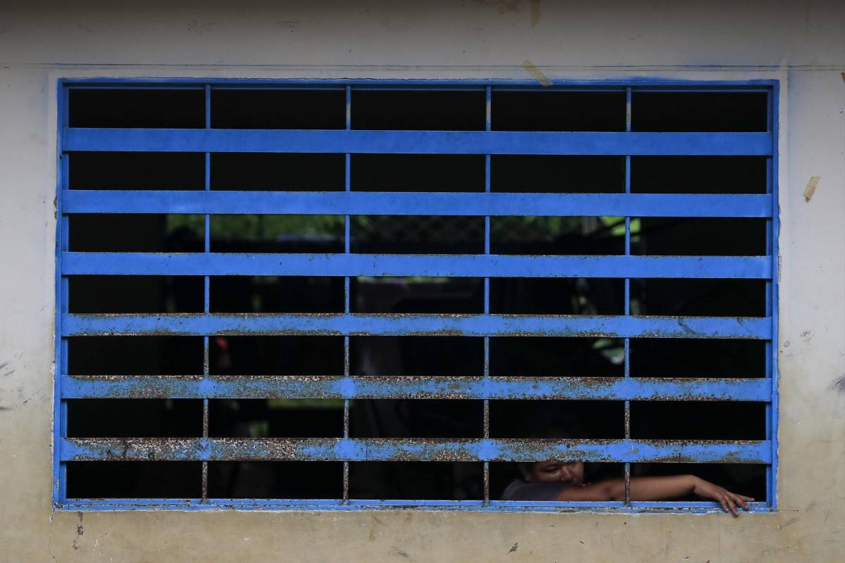 En un caserío conocido como La Isla de la Amargura de Cáceres, Antioquia, el clan del golfo amenazó a sus pobladores, todos ellos campesinos, el pasado 2 de septiembre lo que causó una salida masiva por temor a represalias de este grupo armado ilegal. Hoy este lugar está vacío. Foto: Jaime Pérez, enviado especial.