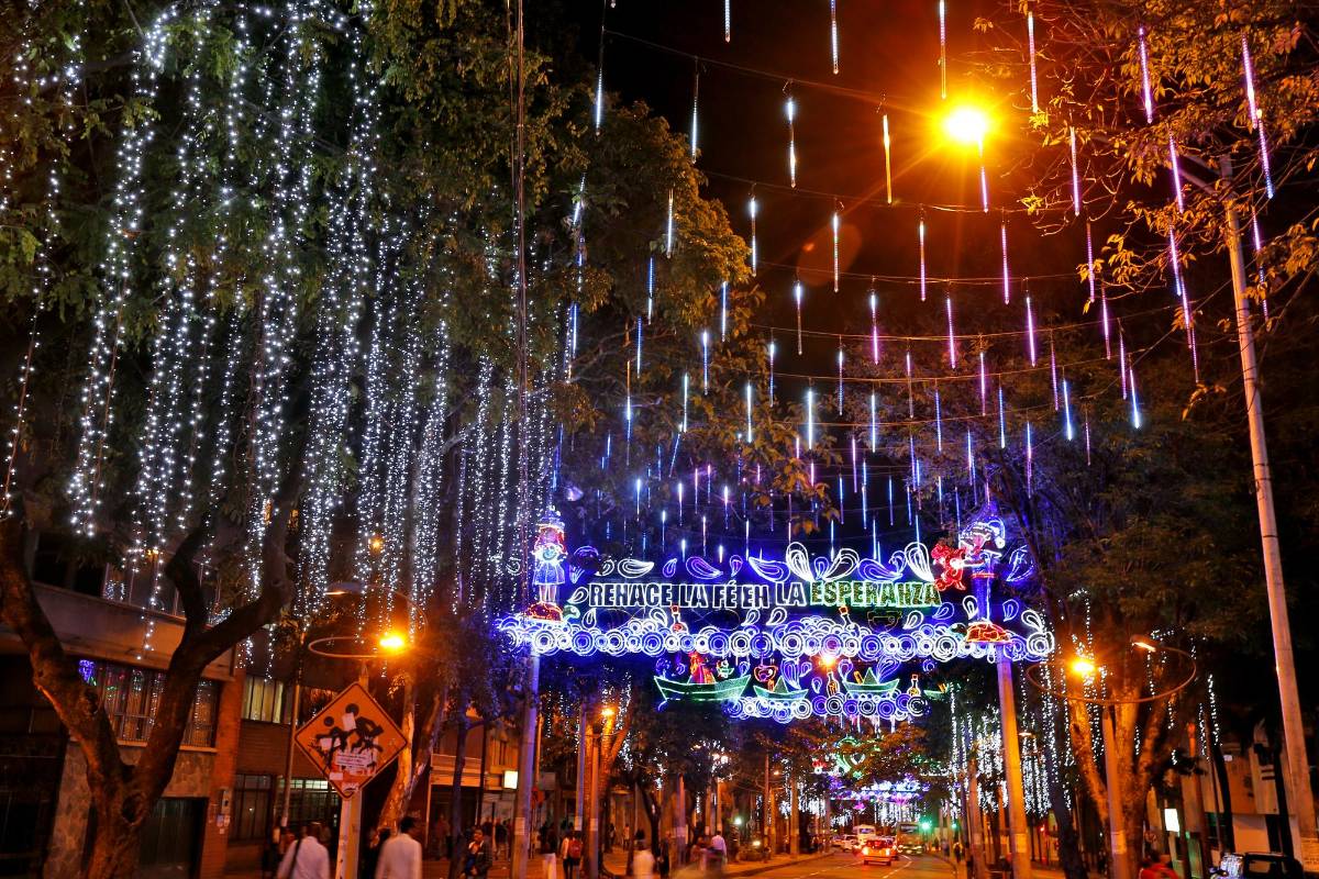 Es la primera vez que el alumbrado navideño se crea con la ayuda de los ciudadanos. La paz fue un tema recurrente en las propuestas de las personas y esto se volvió una premisa al momento de diseñar.