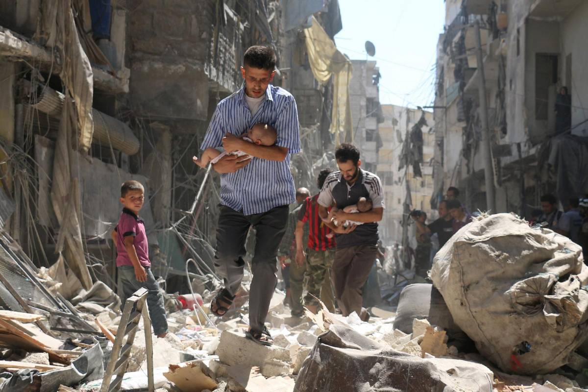 Un barrio al este de Aleppo, Siria, bombardeado por las fuerzas del régimen del gobierno de Bashar Al Assad. FOTO AMEER ALHALBI, AFP
