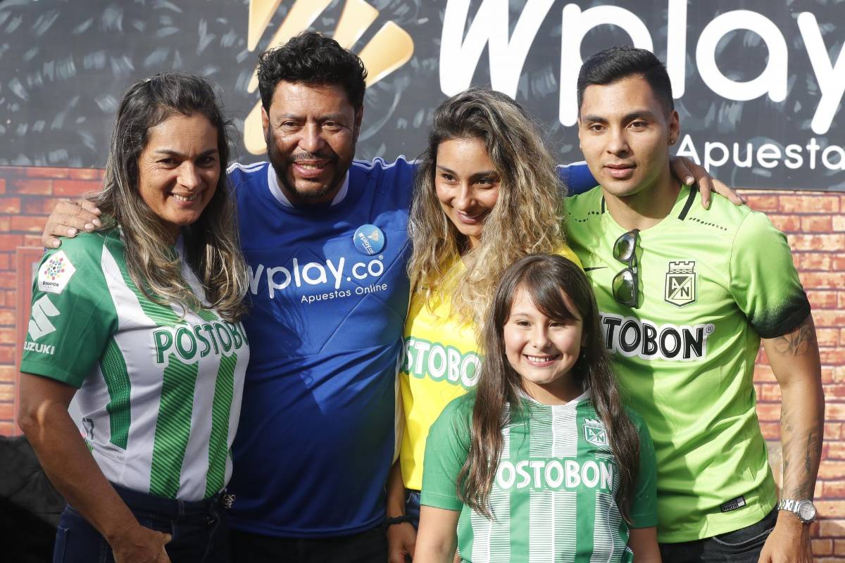 El corte de cabello se realizó en la previa del amisto Atlético Nacional vs Lanús FOTOS JAIME PÉREZ