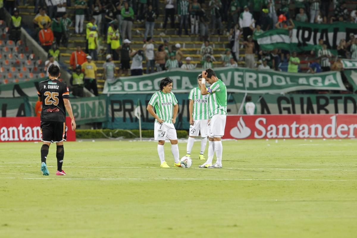 La segunda fase la empezó Nacional de local. El verde cayó en el Atanasio 0-2 frente al General Díaz de Paraguay. Los goles fueron marcados por Pedro Chávez y Blas Cáceres, ambos en el primer tiempo. FOTO JAIME PÉREZ. Fecha 10-9-2014