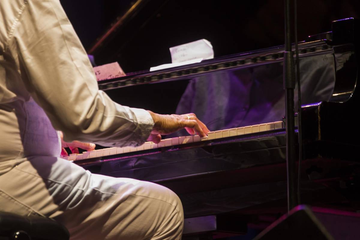 El Festival Internacional MedeJazz tuvo su gran noche el viernes con la presentación en el Teatro Metropolitano de Medellín del pianista cubano Chucho Valdés. FOTO: CARLOS VELÁSQUEZ