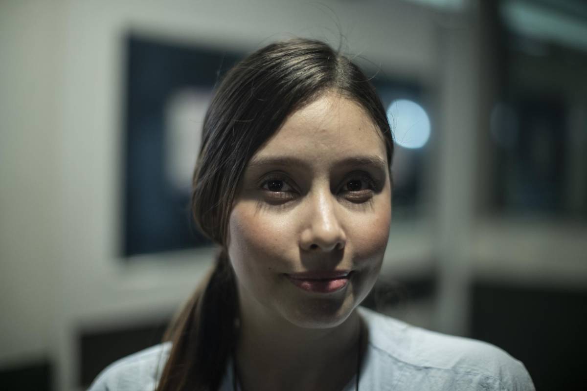 María Alejandra Martínez Sepulveda, 27 años, ocho años como auxiliar de enfermería en la clínica Las Américas. Foto: Esteban Vanegas