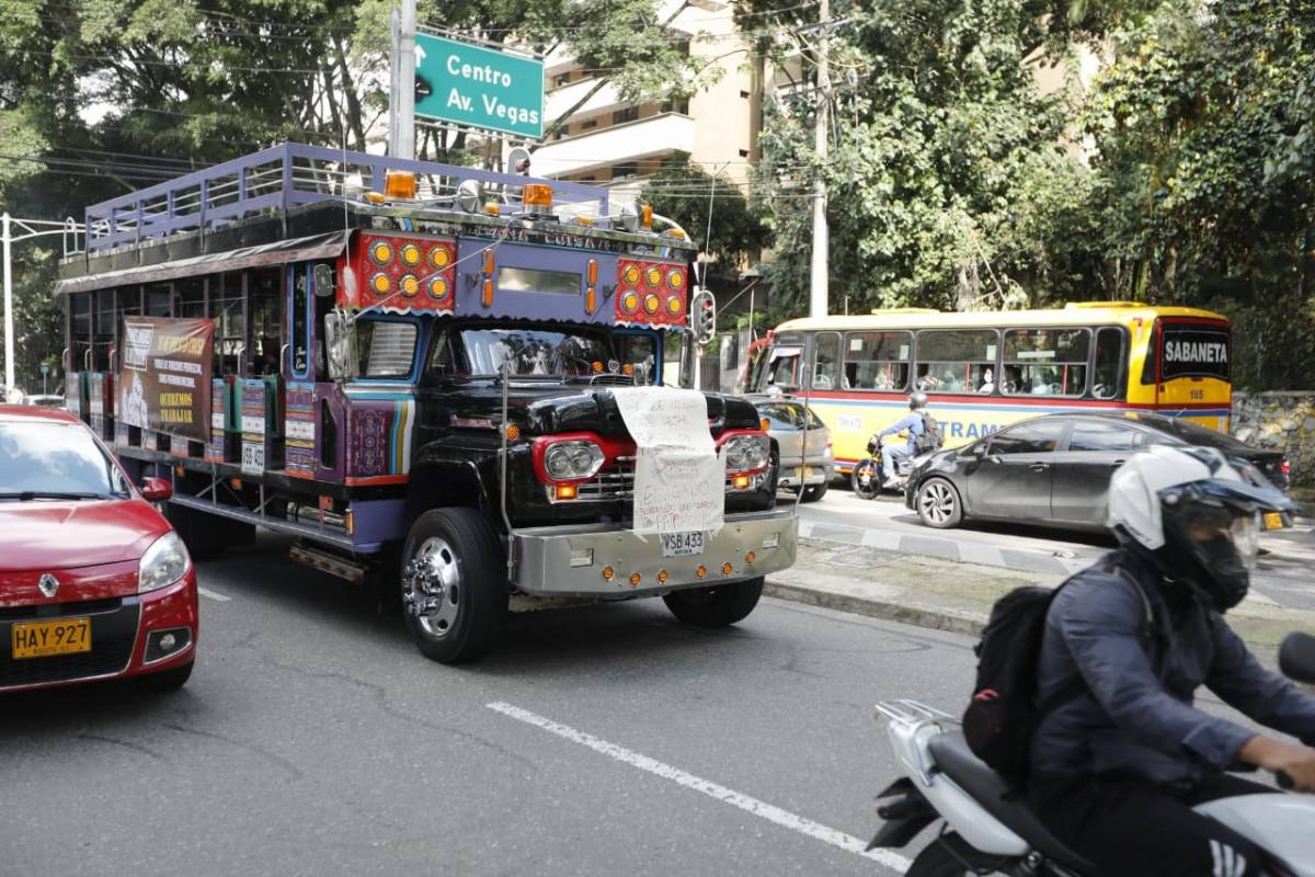 En el caso de Sabaneta, el alcalde Santiago Montoya hizo la prohibición mediante decreto y quedó establecido que transportes de servicios especiales podrán circular por el municipio siempre y cuando su fin no sea el turismo navideño. FOTO CAMILO SUÁREZ