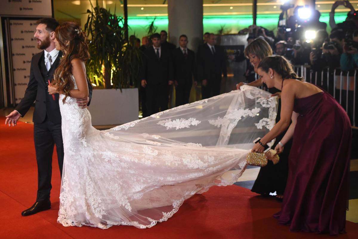 El vestido de la novia. FOTO AFP