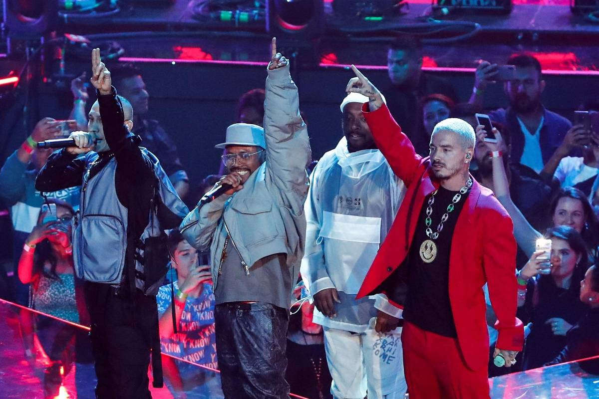 El artista J Balvin ganó el premio al Artista más compartido. FOTO EFE