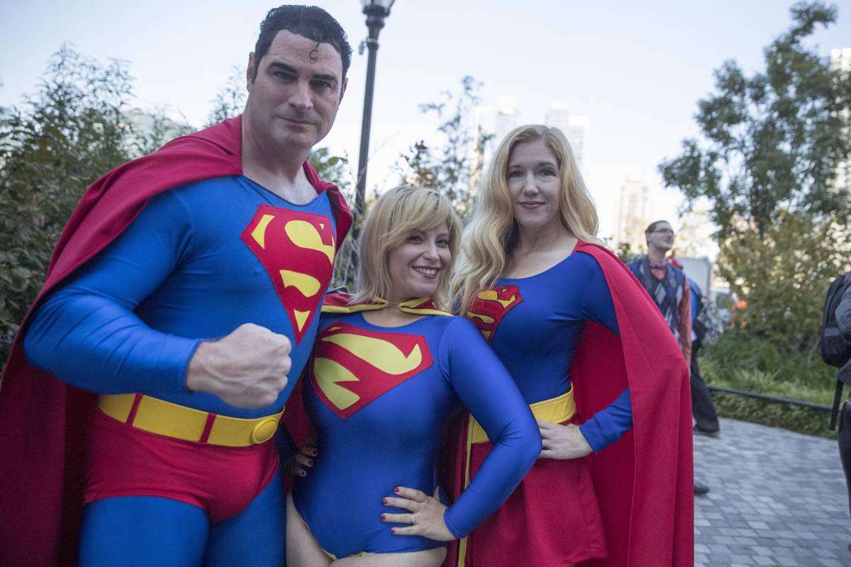 Fanáticos de Superman también llegaron a la cita. FOTO AP