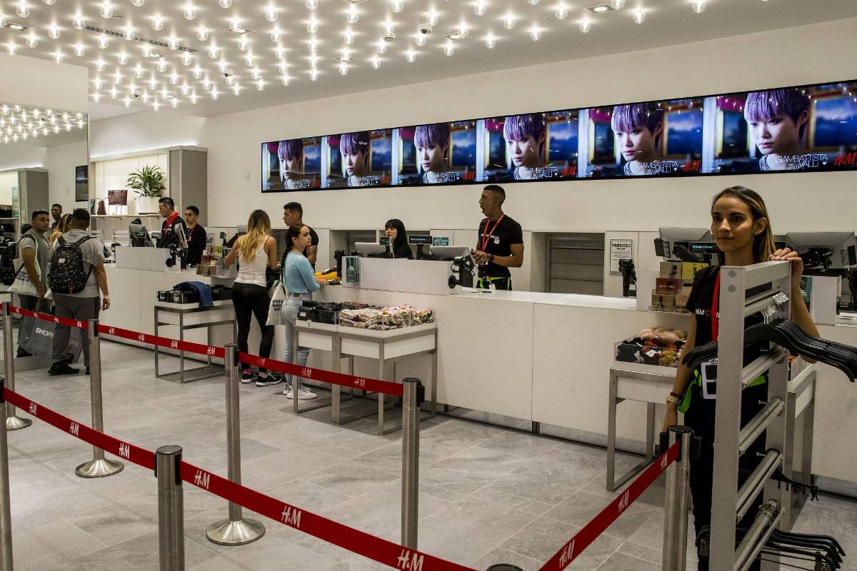 “Nosotros celebramos su llegada porque es una marca que combina precios asequibles con un liderazgo en el clúster de moda, lo que la hace muy atractiva para el consumidor”, destacó Sergio Soto, director de Fenalco en Antioquia. FOTO JULIO CÉSAR HERRERA