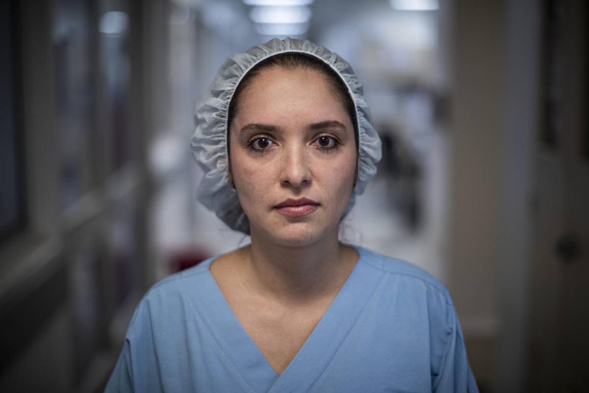 Tatiana Zapata Cardona, 33 años, 10 años como enfermera especialista en cuidado al adulto en estado crítico en la UCI del Hospital Pablo Tobón Uribe. Foto: Esteban Vanegas