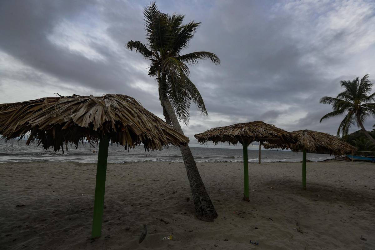 Las Medidas de bioseguridad para volver al mar, implicaran un cambio de mentalidad en la forma de vacacionar con el fin de garantizar el cuidado para evitar contagios de covid . Foto: Manuel Saldarriaga Quintero.