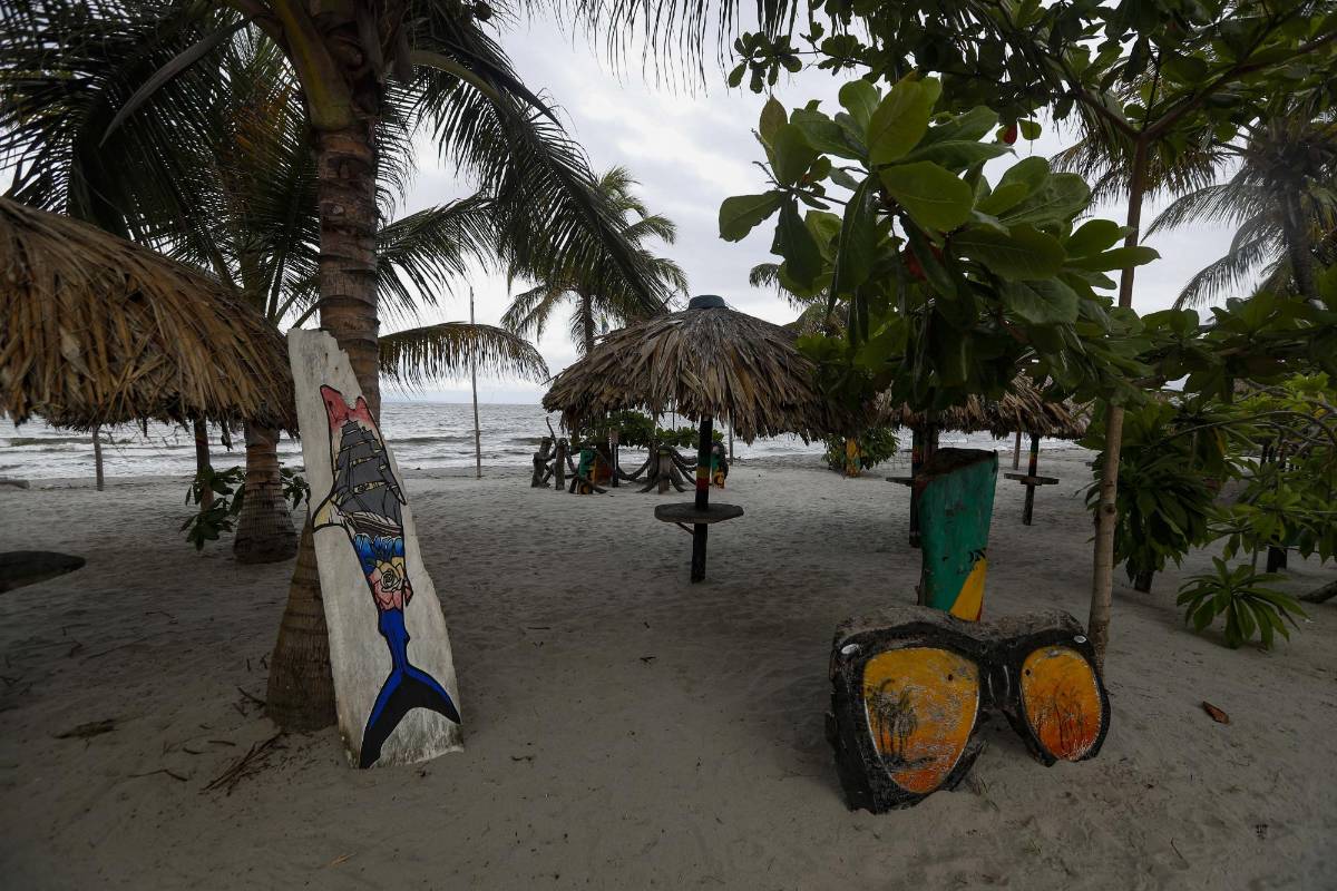 Las Medidas de bioseguridad para volver al mar, implicaran un cambio de mentalidad en la forma de vacacionar con el fin de garantizar el cuidado para evitar contagios de covid . Foto: Manuel Saldarriaga Quintero.