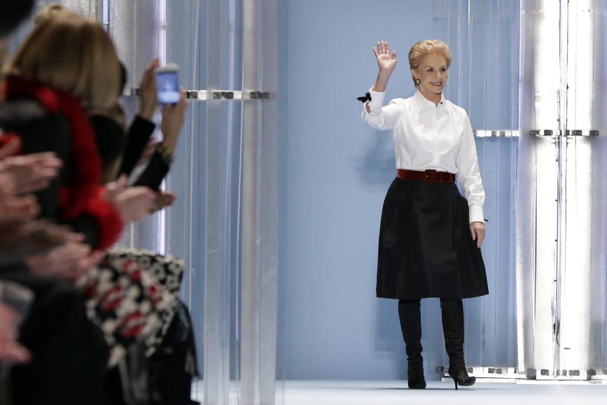 Carolina Herrera, a sus 76 años, sigue satisfecha y dice que, en el río de su vida, “si tuviera que nadar nadaría por el mismo río”. FOTO AP