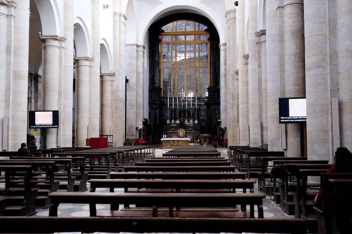 Prácticamente vacía. Así luce la catedral de San Juan el Bautista, en Turín. FOTO EFE