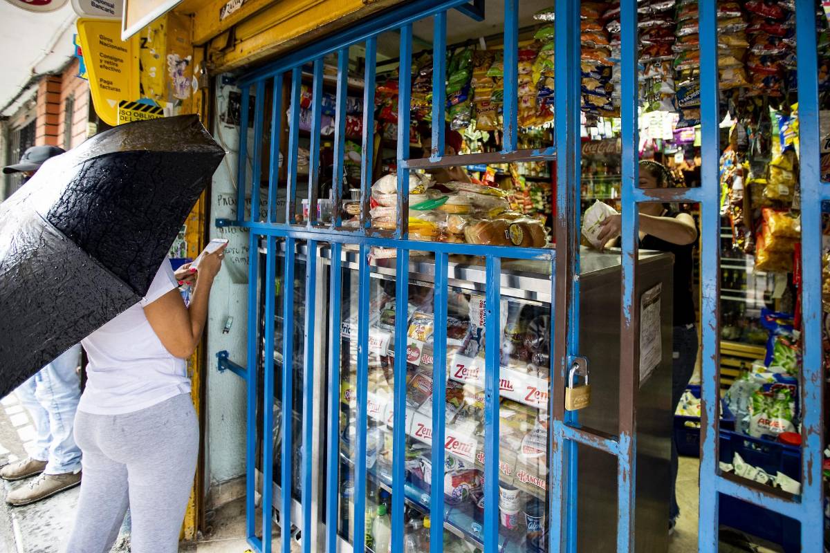 La clave de las tiendas de barrio fue sobreponerse a los cierres por temor a los contagios de la covid- 19 a inicio de abril. Foto: Jaime Pérez