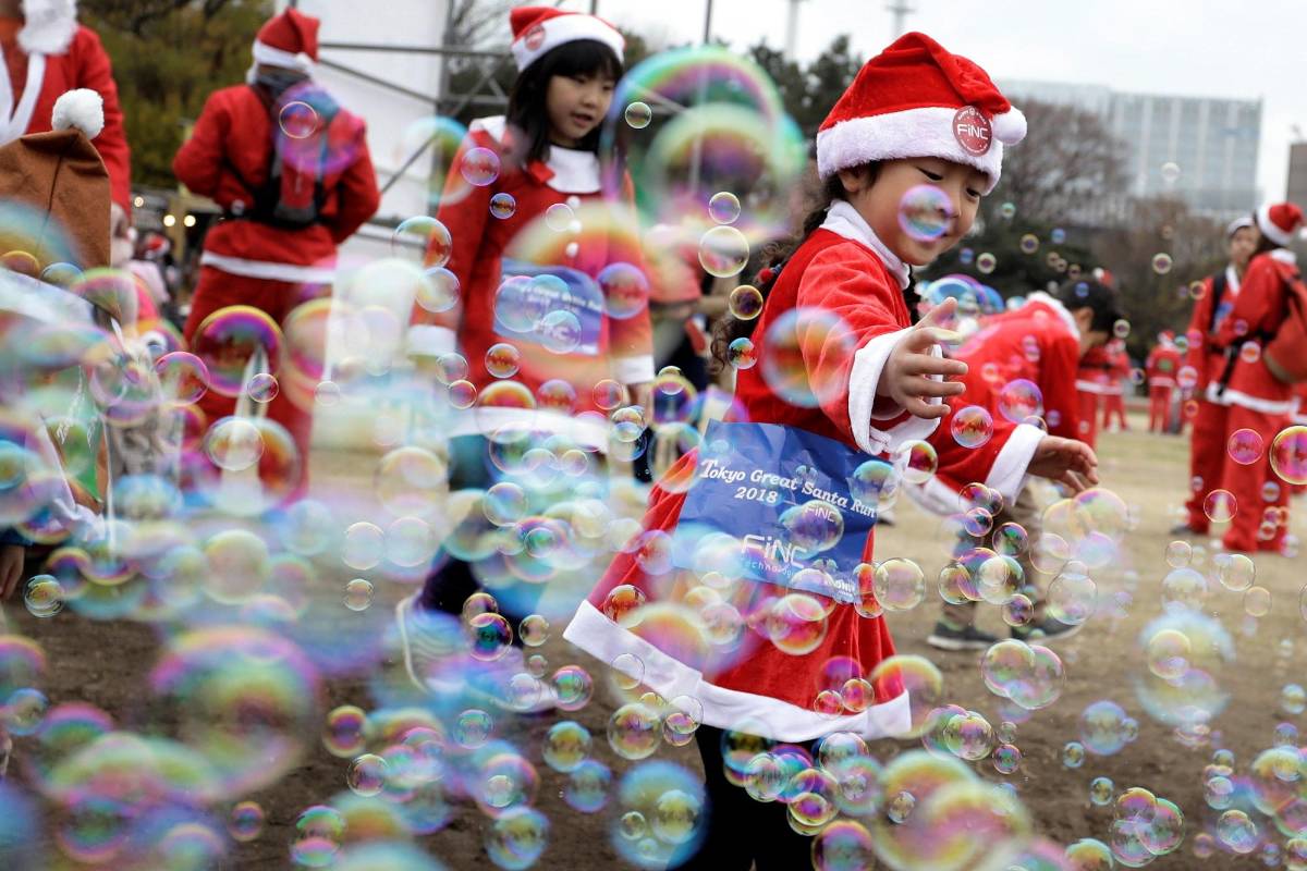 Más de 2.500 personas participan en la carrera de Tokio, que beneficia a la gente de bajos recursos. Foto. EFE