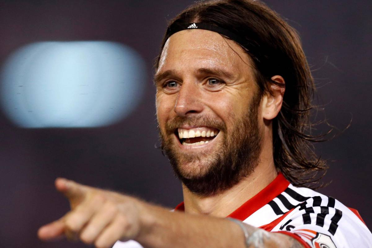 El delantero argentino Fernando Cavenaghi, ídolo de River Plate y clave en la conquista de la Copa Libertadores para ese equipo en 2015, anunció su retiró a la edad de 33 años. FOTO REUTERS
