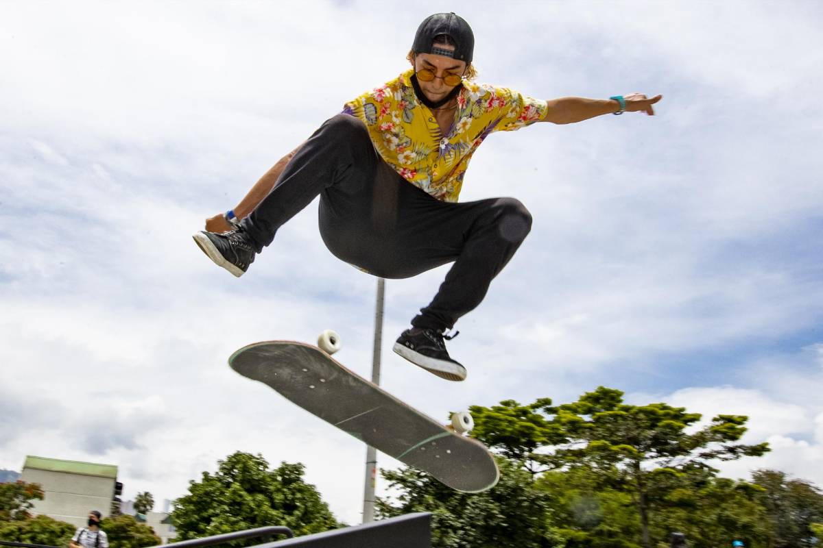  Los jóvenes que gustan de los trucos en las tablas y que han convertido este deporte en una verdadera pasión y estilo de vida. FOTO: Jaime Pérez Munevar