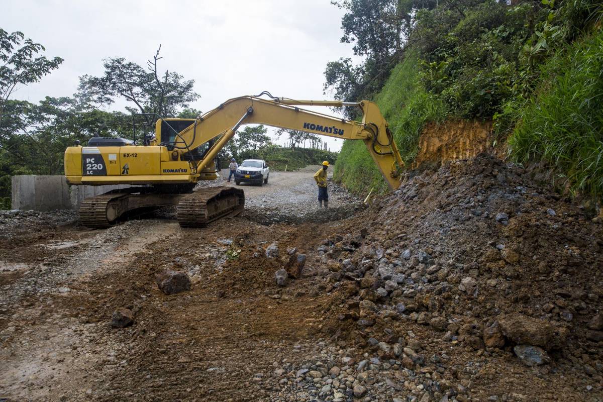 Invías avanza en las obras en cerca de 4 kilómetros. Foto: Esteban Vanegas