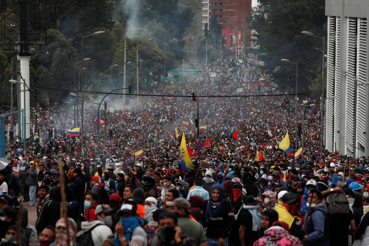 El profesor de la Facultad de Derecho de la Universidad San Francisco de Quito, Juan Albán, afirma que “es notable que ciertos sectores políticos se están capitalizando con el movimiento indígena y hay polarización”. Foto: REUTERS