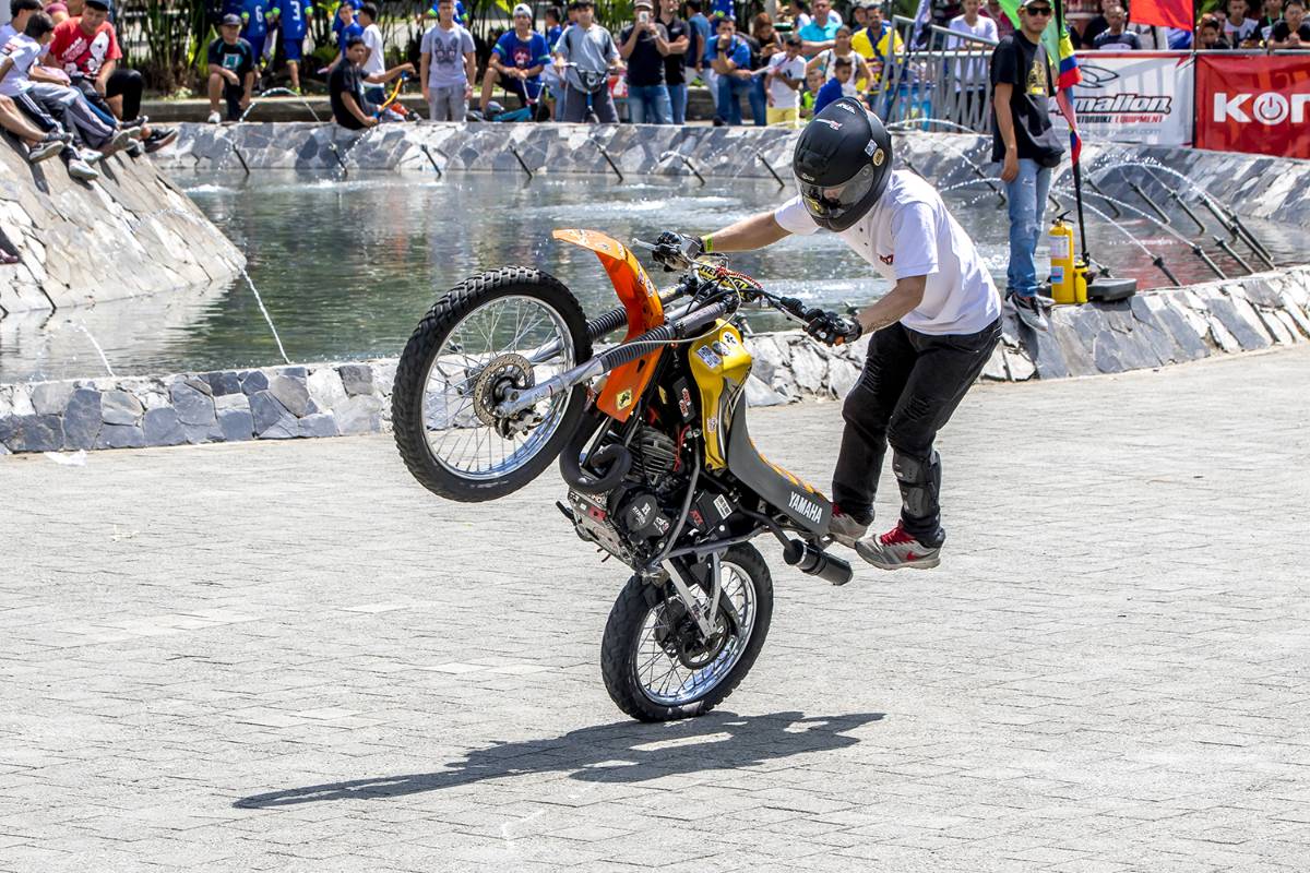 En la unida deportiva Atanasio Girardot se dieron cita unos 80 pilotos de todo el país en la Copa Stunt Colombia. Foto Juan Antonio Sánchez Ocampo