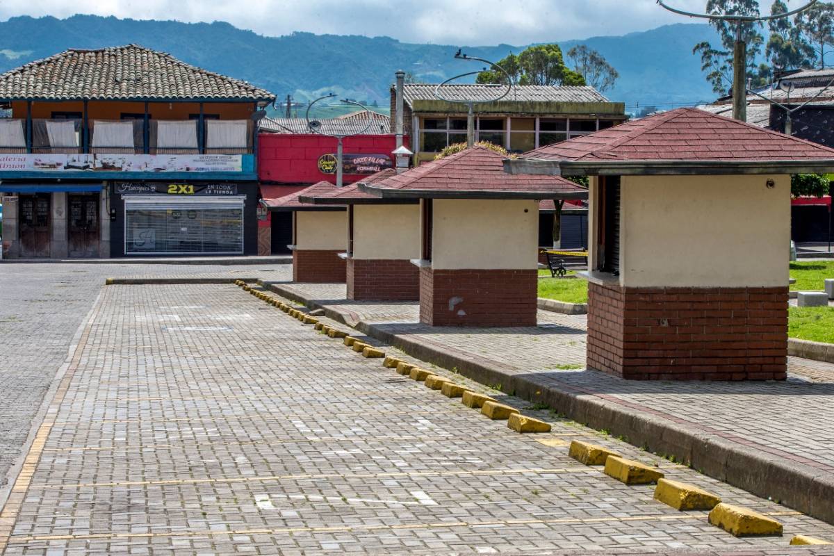 Los habitantes de La Unión, en el Oriente de Antioquia, respetan la cuarentena y las calles de la cuarentena se quedan poco a poco vacías. Foto: Juan Antonio Sánchez. 