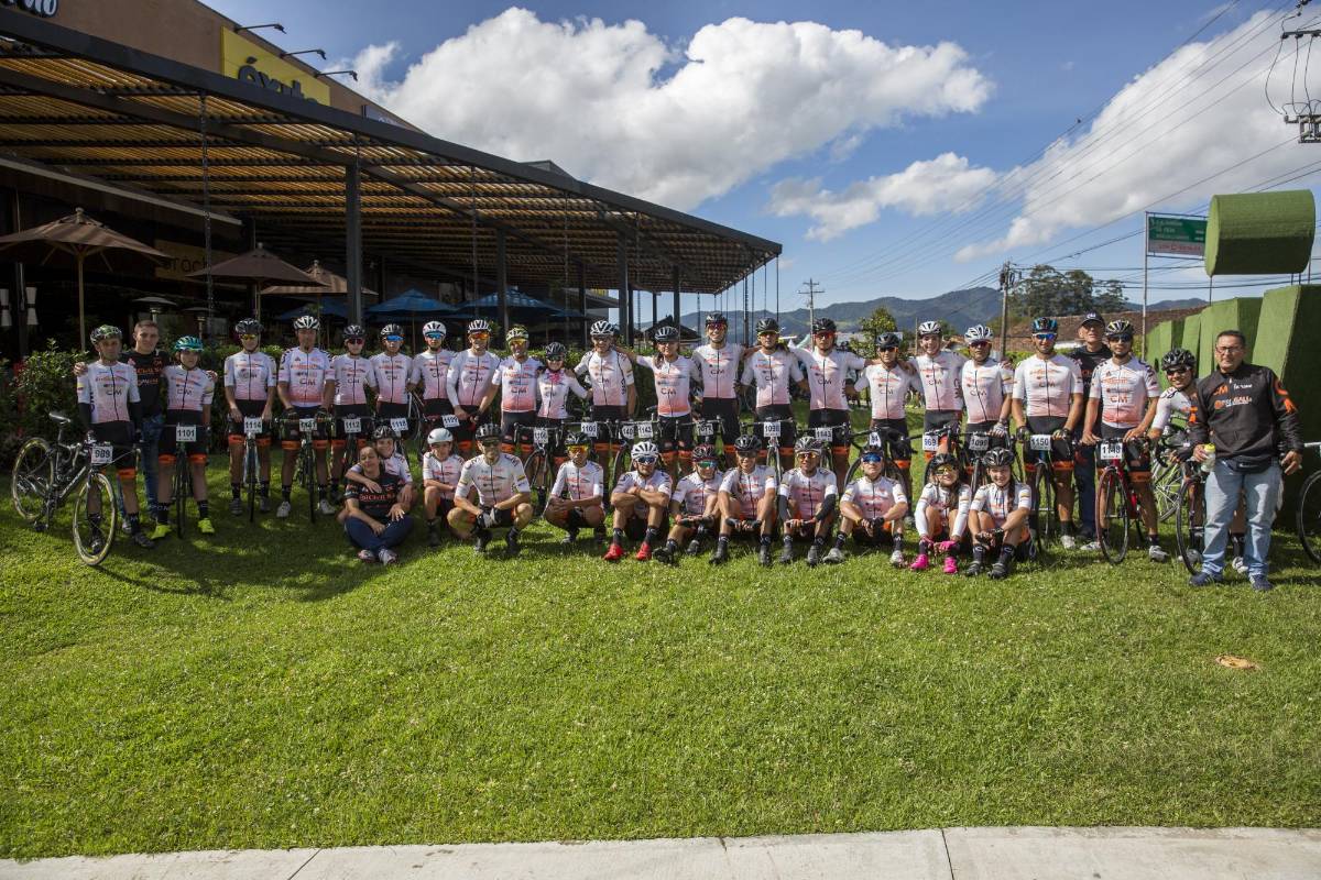 La prueba de ruta recorrió 48 kilómetros entre los municipios de Guarne, Carmen de Viboral y La Ceja en el oriente de Antioquia. Foto: Esteban Vanegas