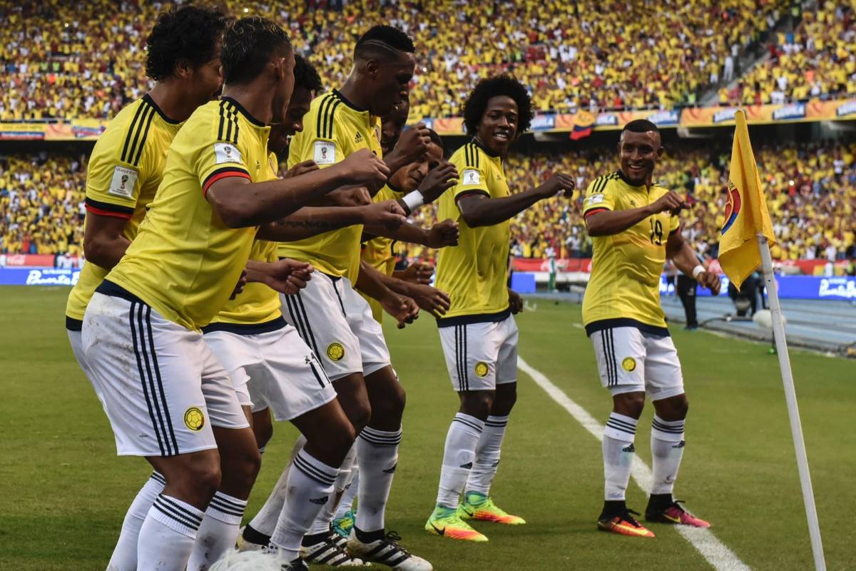 Colombia comenzó celebrando desde muy temprano gracias a un gol de Abel Aguilar a los 15 minutos. FOTO AFP