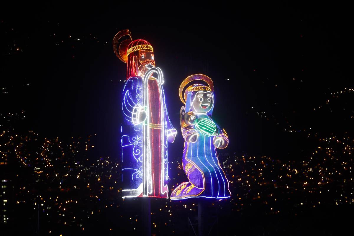 Un ritual de encendido navideño a través del alumbrado, atracción turística de la ciudad de Medellín. Foto: Manuel saldarriaga quintero