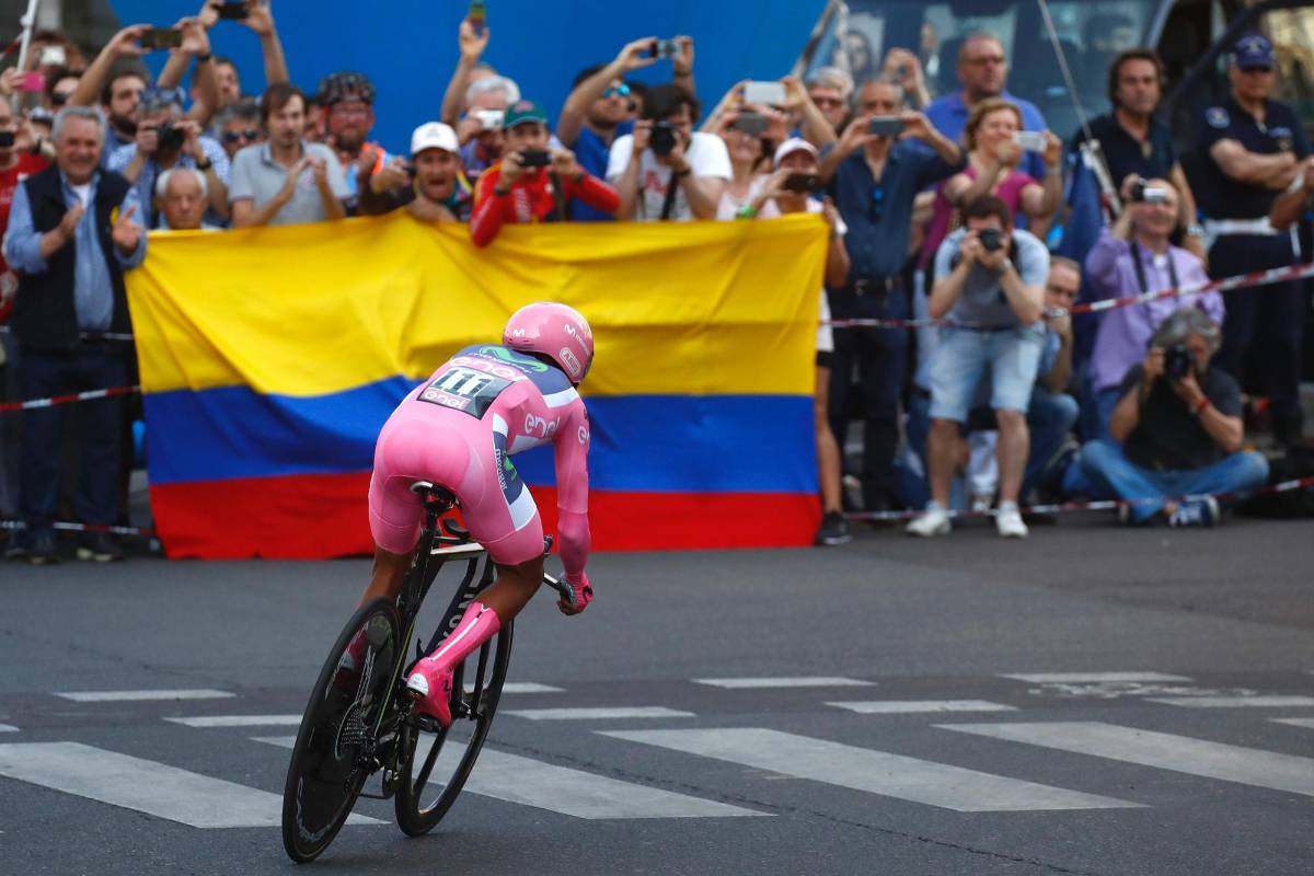 Nairo Quintana fue superado por 31 segundos por el holandés Tom Dumoulin. FOTO AFP