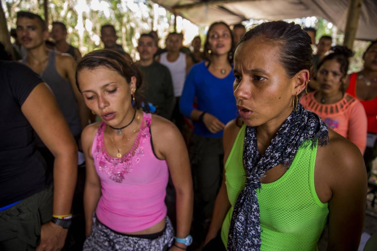 El ensayo general les toma un mínimo de dos horas, donde se reúnen los 100 integrantes para cantar la obra completa. Foto: Esteban Vanegas