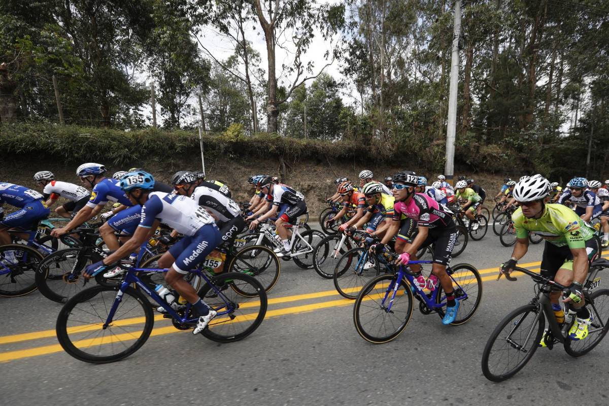 Segunda etapa del Tour Colombia 2.1 en la que participan 28 equipos. FOTOS JUAN ANTONIO SÁNCHEZ, MANUEL SALDARRIAGA Y JUAN DAVID ÚSUGA