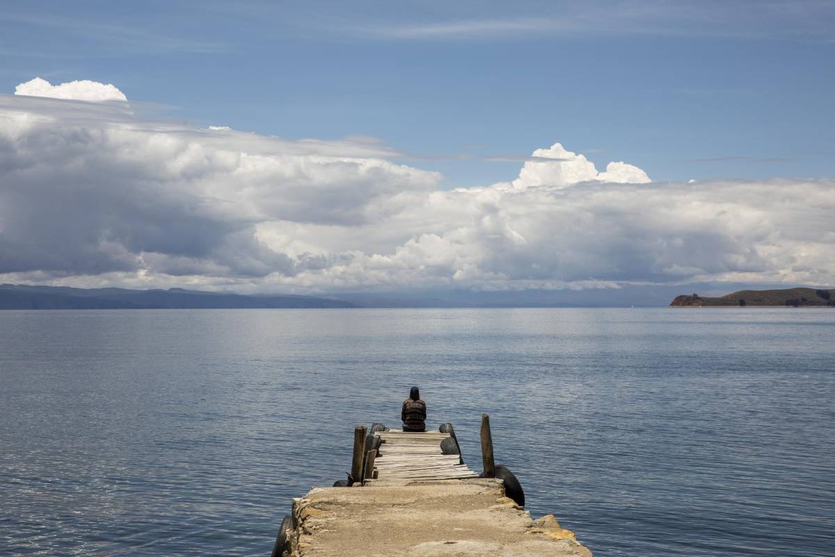 Bolivia no posee costas sobre el mar, pero tiene la mayor extensión sobre el lago Titicaca, que se extiende por 8.562 kilómetros cuadrados y comparte frontera con Perú. Foto: Esteban Vanegas