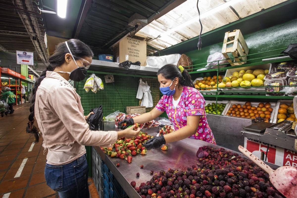 Los sectores de carnes, verduras y frutas están abiertos de nuevo. Foto: Carlos Velásquez
